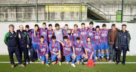 squadra ritagliata